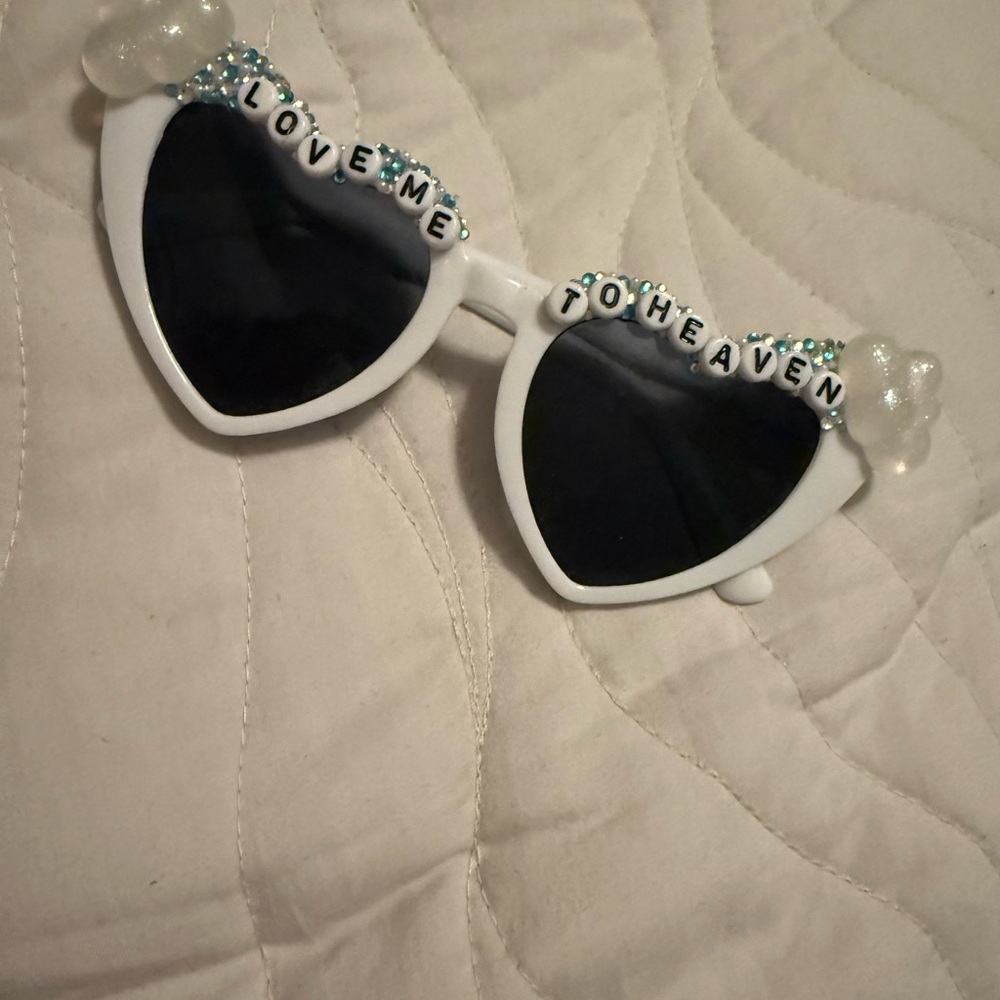 Love me to Heaven Sunglasses style 1